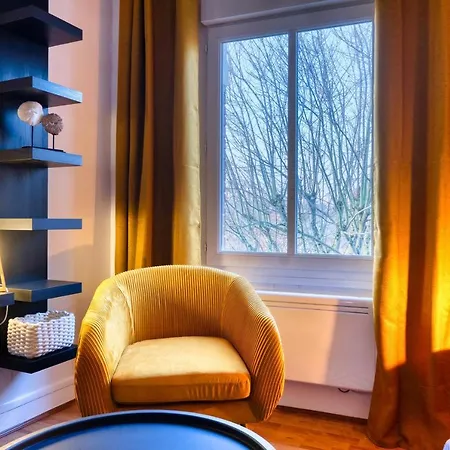 Διαμέρισμα Lnbnb * Cosy * Centre * Face Au Chateau *