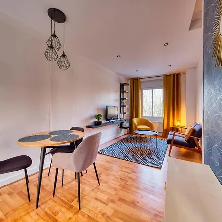 Lnbnb * Cosy * Centre * Face Au Chateau *