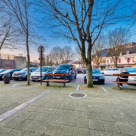 Appartement Lnbnb * Cosy * Centre * Face Au Chateau Péronne