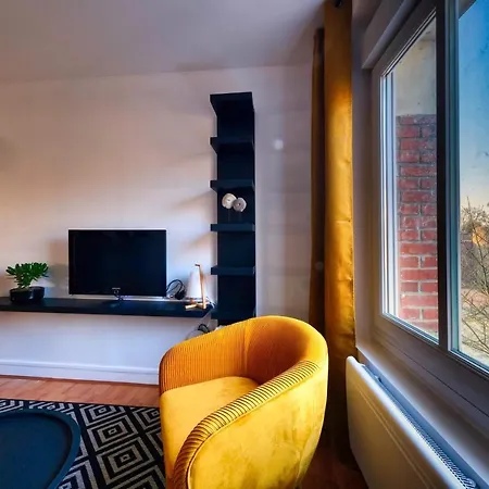 Appartement Lnbnb * Cosy * Centre * Face Au Château Péronne