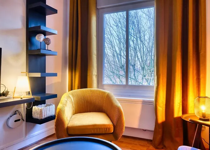 Appartement Lnbnb * Cosy * Centre * Face Au Château *