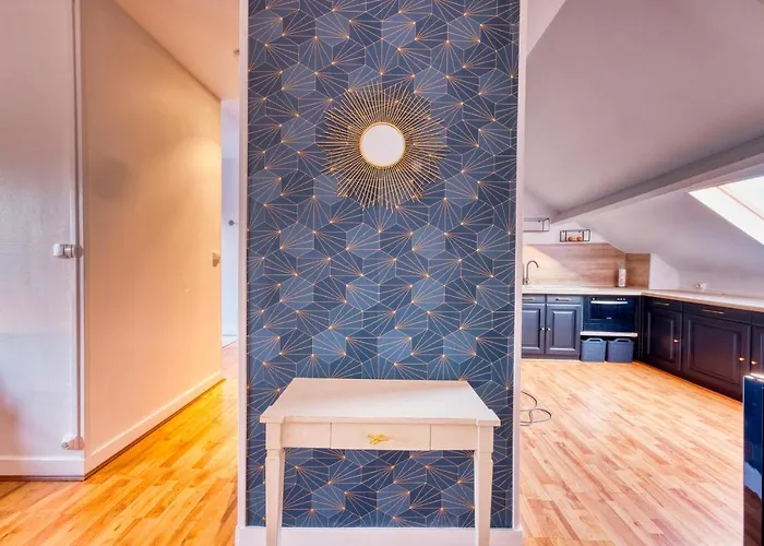 Lnbnb * Cosy * Centre * Face Au Château Appartement