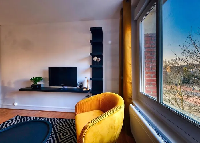 Appartement Lnbnb * Cosy * Centre * Face Au Château Péronne