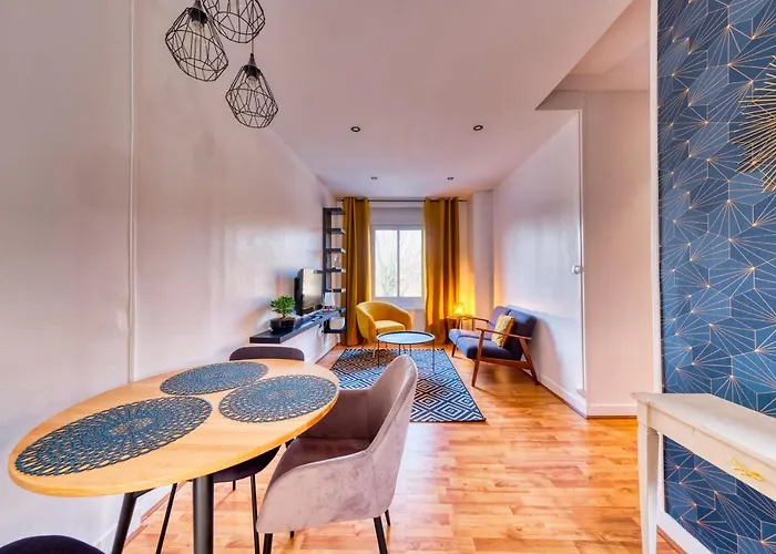 Lnbnb * Cosy * Centre * Face Au Château *